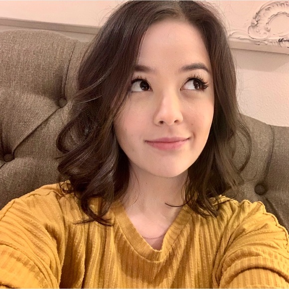 Meet your Posher, Janet - Picture 3 of 3